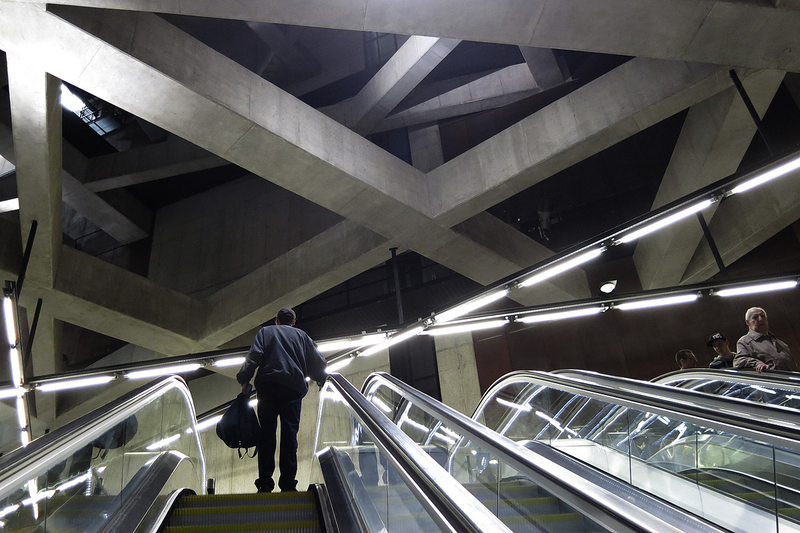 Illustration for article titled La nueva lĂnea de metro de Budapest es un psicodĂ©lico viaje de diseño